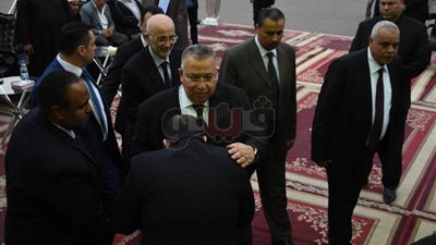 وكيل البرلمان يتعرض لإرهاق شديد وانخفاض في السكر بعزاء زوجته