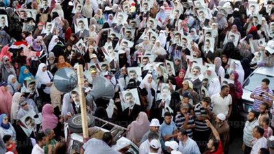 وقفة احتجاجية لنساء الإخوان بمحيط 