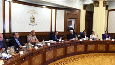 مدبولي يكلف بسرعة الانتهاء من تطوير مستشفيات الصعيد وتوفير الأطباء