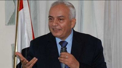 «التعليم» تبحث شكاوى طلاب الثانوية مع مستشار الفيزياء وواضعي الامتحان