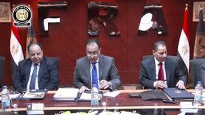 ملخص زيارة رئيس الوزراء للهيئة العامة للرقابة المالية (فيديو)