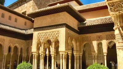 استقالة مديرة قصر «الحمراء» في ‫‏غرناطة بسبب اتهامها بالفساد