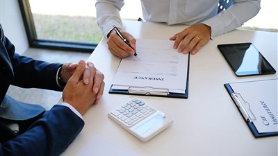 رجل يشجع زوجته على الانتحار للاستفادة من بوليصة تأمين في أستراليا