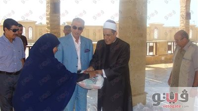 توزيع ٤ آلاف كرتونة مواد غذائية على الأسر الفقيرة بشمال سيناء