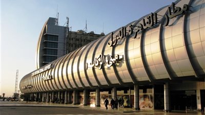 ضبط 906 أقراص مخدرة مع راكب بمطار القاهرة قبل سفره للكويت