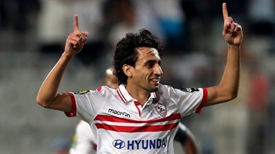 جلسة مع أيمن حفني لتجديد تعاقده اليوم