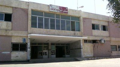 «مستشفى الشيخ زويد تستغيث».. تعطل ثلاجة الموتى.. والأهالي: لا يوجد بها كوادر طبية.. مرتع للأغنام والماعز.. توقف سيارات الإسعاف بسبب استهدافها من المسلحين.. وانتشار القمامة بها ينذر بكارثة