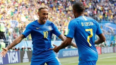 نيمار يتفوق على روماريو في سباق الهدافين البرازيليين