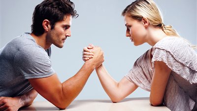 الجارديان: لا مساواة سياسية حقيقية بين الرجل والمرأة في بريطانيا