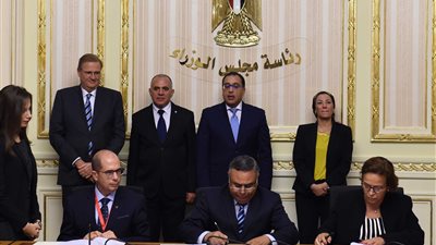 رئيس الوزراء يشهد توقيع وثيقة مشروع «دعم التكيف مع تغير المناخ»