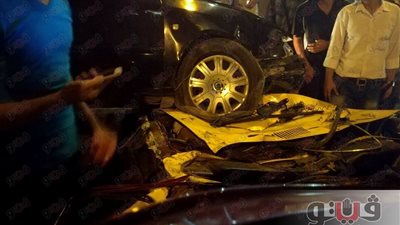 بالصور.. شلل مروري بالإسكندرية بعد تصادم سيارتين في سموحة