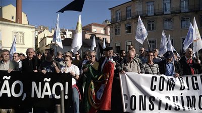 آلاف الموظفين يتظاهرون في البرتغال مطالبين بزيادة الأجور
