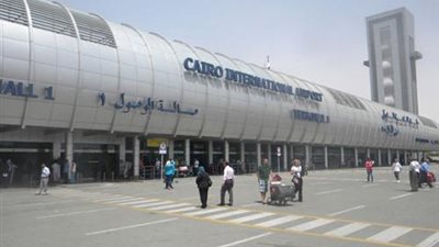 استعدادات المطارات لعمرة رمضان..إقامة مخيمات لاستقبال المودعين.. سيارات كهربائية لكبار السن..مصر للطيران تنقل 60 ألف راكب على متن 240 رحلة.. وبنوك المطار: 350 ريـالا حد أقصى لتغيير العملة