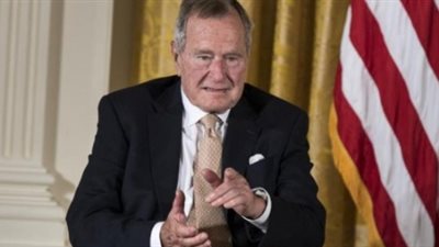 بوش الأب يكشف عن انتخابه كلينتون خلال الانتخابات الرئاسية