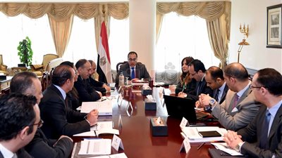 مدبولي يعلن تيسيرات لتوفير المجمعات والأراضي الصناعية بالمدن الجديدة