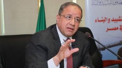 رئيس مصلحة الضرائب: ٥٠٪ من الممولين أميون