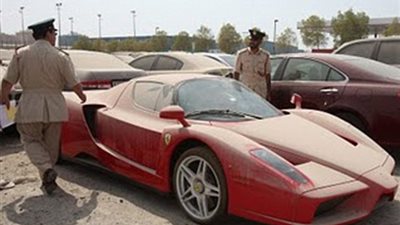 تعرف على مالك «فيراري إنزر» المهجورة في «دبي»