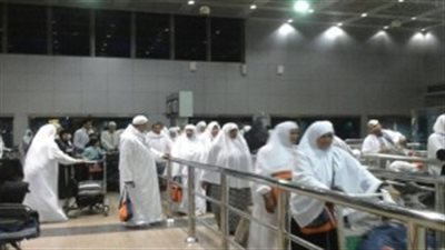 مطار القاهرة يستقبل ٣٠٠٠ معتمر على متن ١٥ رحلة جوية