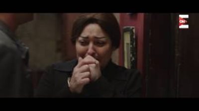 نهال عنبر تنهار بالبكاء لحظة عقد قران ابنتها في «وضع أمني»