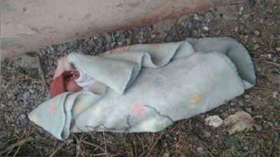 النيابة تحقق في واقعة العثور على رضيعة في شارع بالطالبية