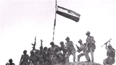 الخشت: جامعة القاهرة تكرم عامليها المشاركين بحرب أكتوبر