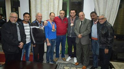 تكريم لاعبي الشمس الفائزين ببطولة الجمهورية للسباحة