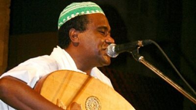 كرم مراد يحيي حفل ختام مهرجان الصعيد المسرحي الثالث