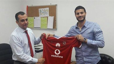 اتجاه داخل الأهلي للتعاقد مع حارس جديد بعد ضم الشناوي