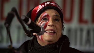 كاتبة أمريكية تدعو لـ