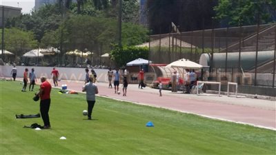 تدريب خاص على التسديد في مران الأهلي الصباحي