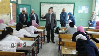 بالصور.. امتحانات البوكليت التجريبي في الجيزة بدون مشكلات