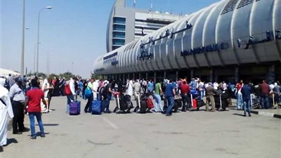 مطار القاهرة يرحل ٢٠ سودانيا إلى بلادهم لمحاولة التسلل لدول الجوار