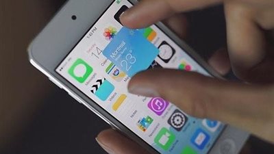 ثغرة بنظام آبل «آي أو إس 10.3» والشركة تواجه بتحديث سريع