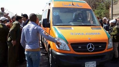 إصابة 11 شخصا في اصطدام سيارة إسعاف بميكروباص جنوبي المنيا