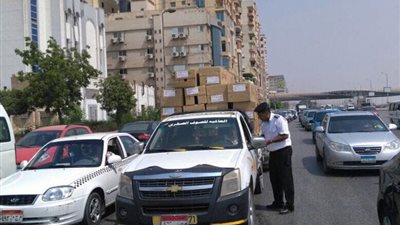 ضبط 71 سيارة مخالفة بحملة سرفيس بالجيزة