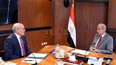 رئيس الوزراء للعصار: التوسع في المشروعات يوفر فرص عمل للشباب