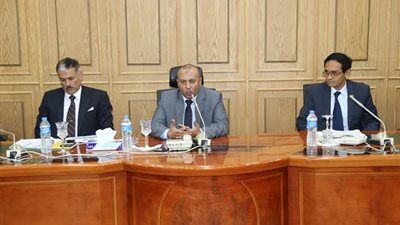 محافظة المنوفية تعقد اجتماعا لمتابعة المشروعات الجاري تنفيذها