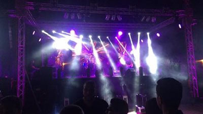 بالصور.. رامى جمال يهدى أغنية «اوعدينى» لزوجته في حفل المنصورة