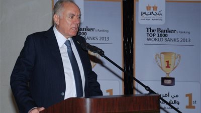 الزاهد: ارتفاع حجم الودائع بالبنوك إلى تريليون و700 مليار