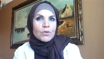 آيات عرابي تسخر من وزير دفاع تركيا: يزعم مساعدة إخوانه المسلمين في ليبيا ويحرقهم في سوريا 