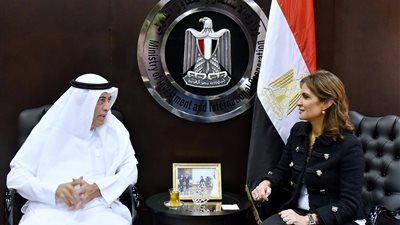سحر نصر تبحث مع عبد الله آل ثانى زيادة استثماراته في التعدين بمصر​