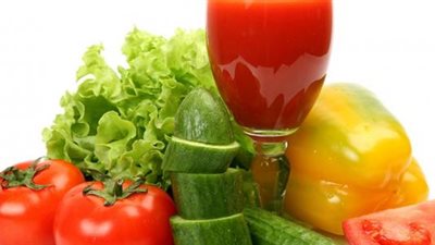 الخضروات والعصائر سلاحك لحماية طفلك من أمراض الصيف