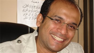 «مخرج» يتهم شقيقة «إيمان العاصى» وشريكها بالنصب