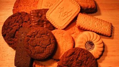 ضبط صاحب مصنع بسكويت دون ترخيص في الشرقية