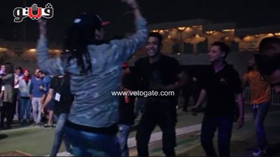 بالفيديو.. الفرقة الاستعراضية تدهش الجمهور بالرقص على «5 سنتي»