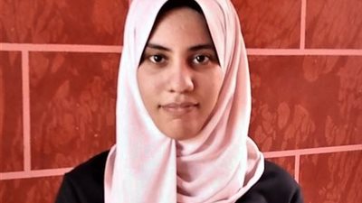 والد ثالثة الجمهورية بالدبلومات الفنية: 