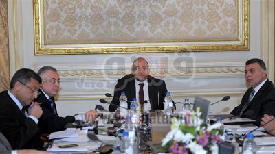 بالصور..قنديل يلتقى وزراء المجموعة 