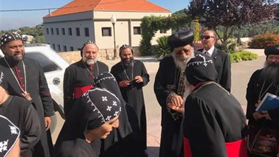البابا تواضروس يزور دير مار يعقوب للراهبات في لبنان (صور)