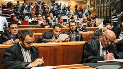 إيداع متهمي «التخابر مع قطر» قفص الاتهام