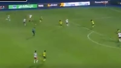 العارضة تحرم حكيمي من تسجيل هدف عالمي للمغرب في شباك جنوب أفريقيا (فيديو)